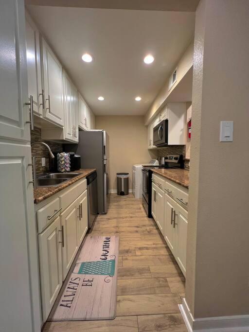 Beautiful/Spacious 2 Bedroom Houston Near Galleria Bagian luar foto