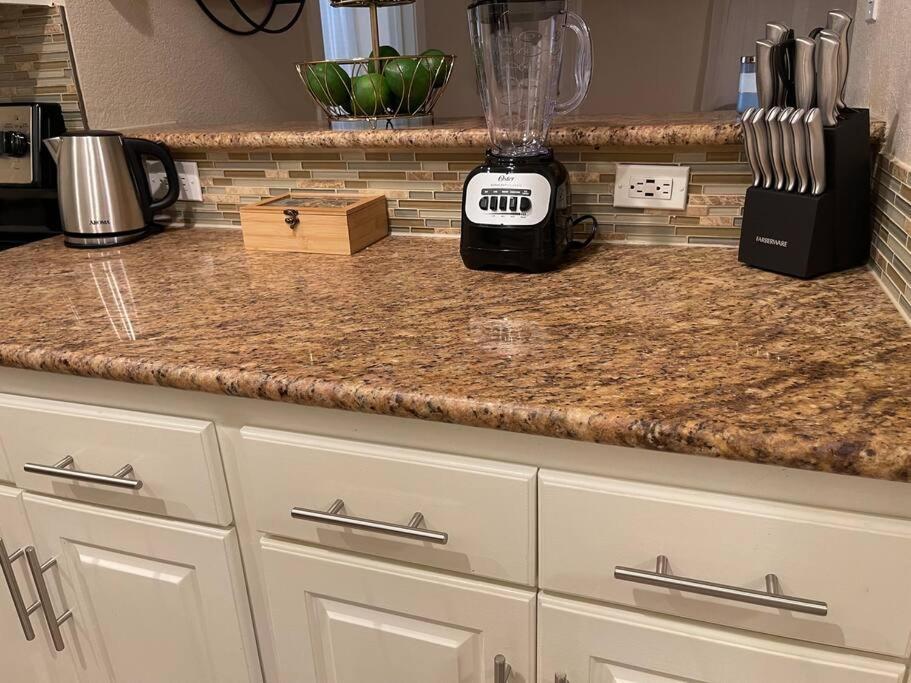 Beautiful/Spacious 2 Bedroom Houston Near Galleria Bagian luar foto