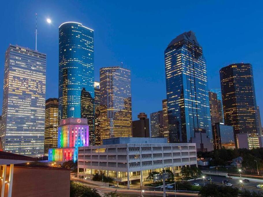 Beautiful/Spacious 2 Bedroom Houston Near Galleria Bagian luar foto