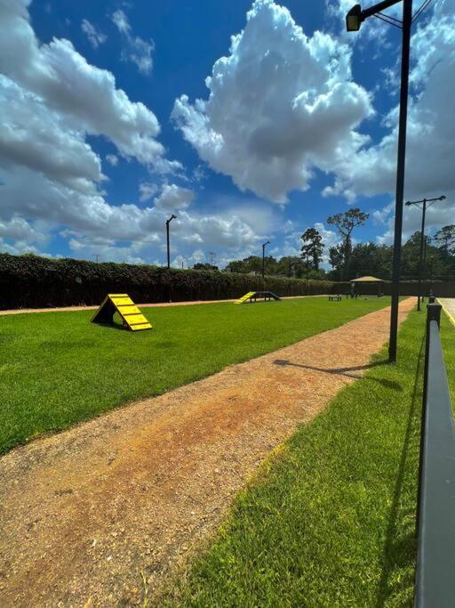 Beautiful/Spacious 2 Bedroom Houston Near Galleria Bagian luar foto